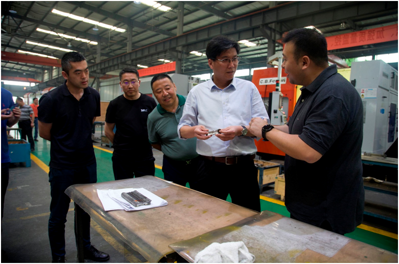 綿竹市市委副書(shū)記、市長(zhǎng)李棟蒞臨集團(tuán)調(diào)研