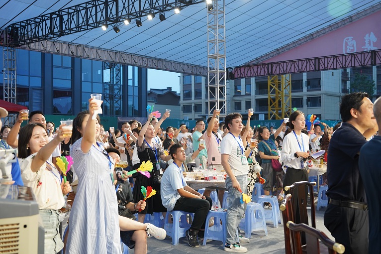 重磅！第十二屆仟坤啤酒節(jié)正式開幕！明星大咖+啤酒美食...