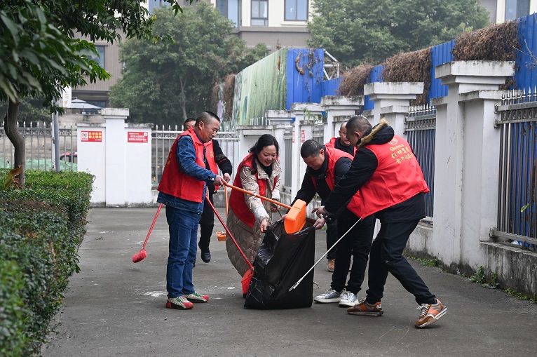 仟坤集團開展“弘揚雷鋒精神 踐行青春使命” 學雷鋒主題活動